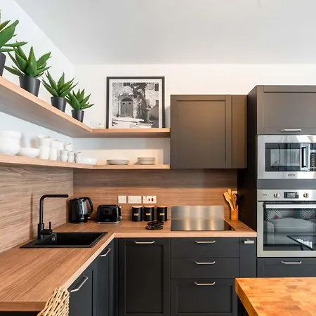 Designer 2-bedroom Near The Sea Gzira