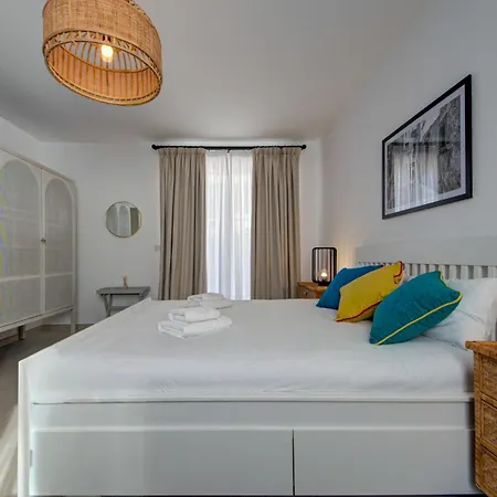 아파트 Stylish 2br Apt, 2 Min To Promenade And Sea, 그지라