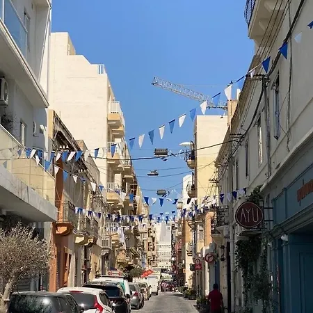 Stylish 2br Apt, 2 Min To Promenade And Sea, 아파트