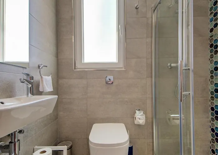 Apartment Designer 2Br Apt Steps From Beach By Church, New *